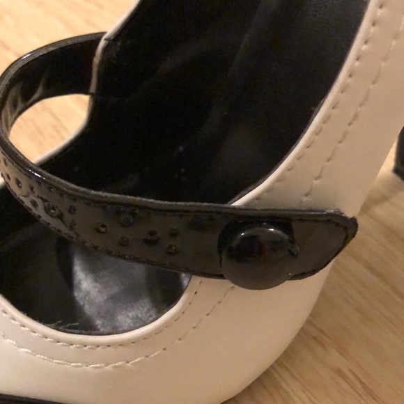 Black-and-white rockabilly shoes 6 1/2 pinup girl - Picture 3 of 5